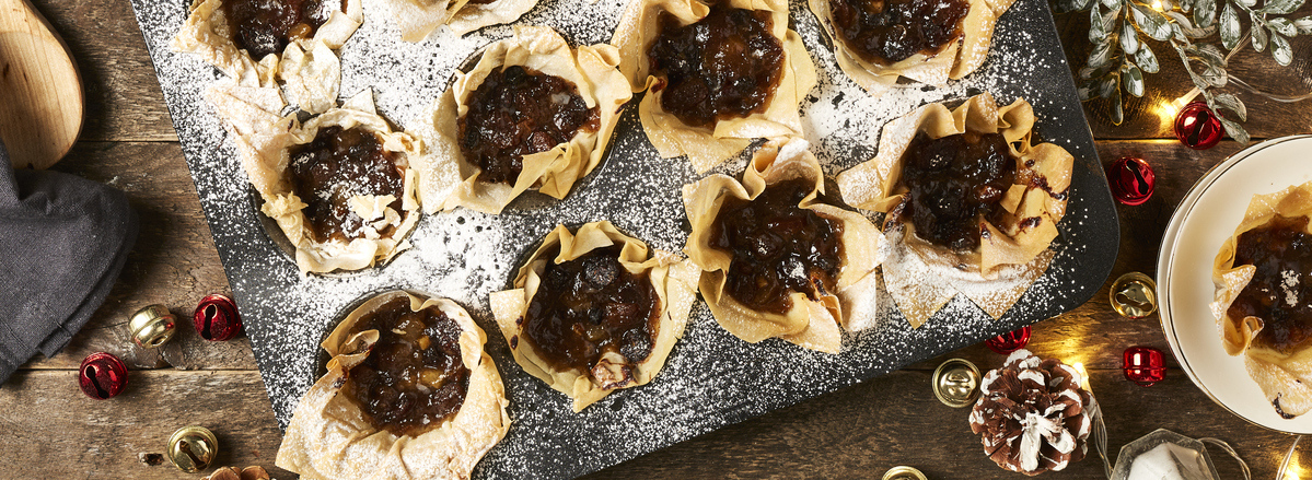 P10632 AAK 308 WBA Mince Apple Filo Pies Banner